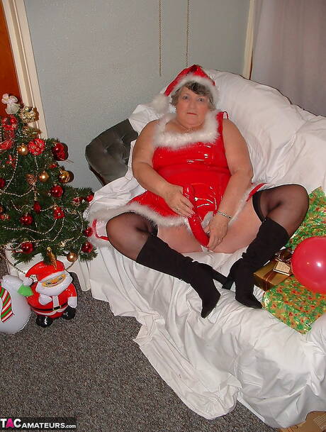 TAC Amateurs pleased to share with you xxx picture gallery with Grandma Libby in sucks on dick sex scene