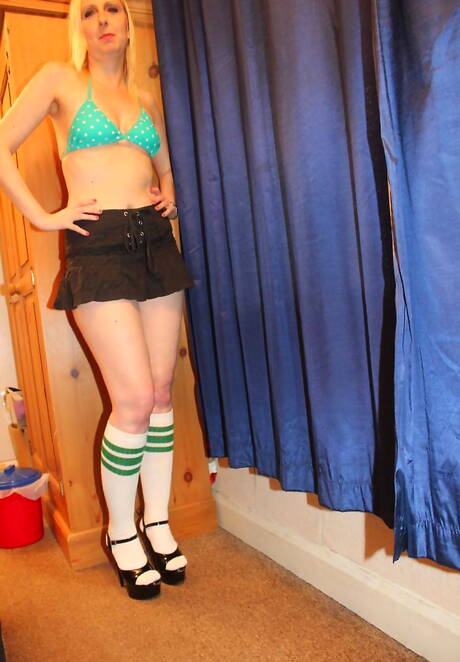 TAC Amateurs are proud to present you with a free pictures featuring Tracey Lain in butt fuck porn