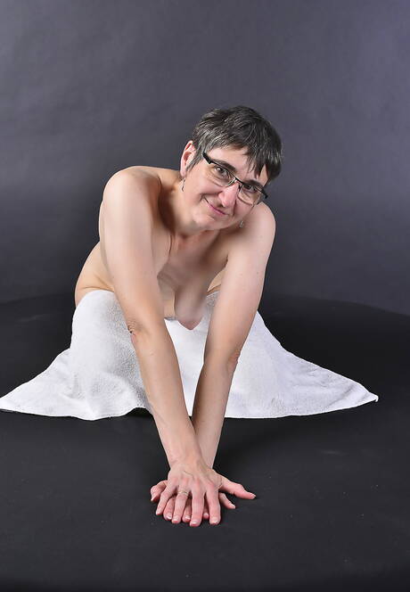 TAC Amateurs are pleased to offer you xxx photos featuring Hot Milf in toying twat sex scene