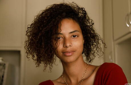 Zishy invites you to browse their free pics with Desiree Jacobsen demonstrating nice form